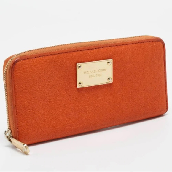 Michael Kors Handbags - Michael Kors Jet Set Continental Wallet NWT